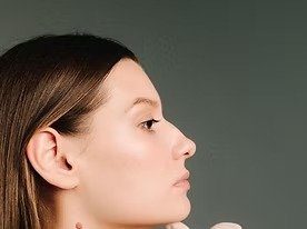 imgi_7_doctor-prepares-womens-skin-beautiful-face-contour-contour-plastic-correcting-shape-face-m